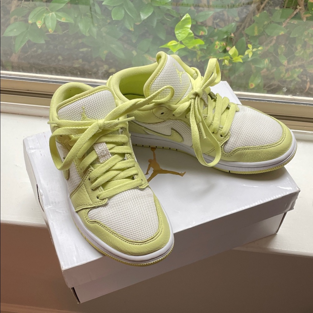 Nike Women's Lime Green Air Jordan 1 Low SE
